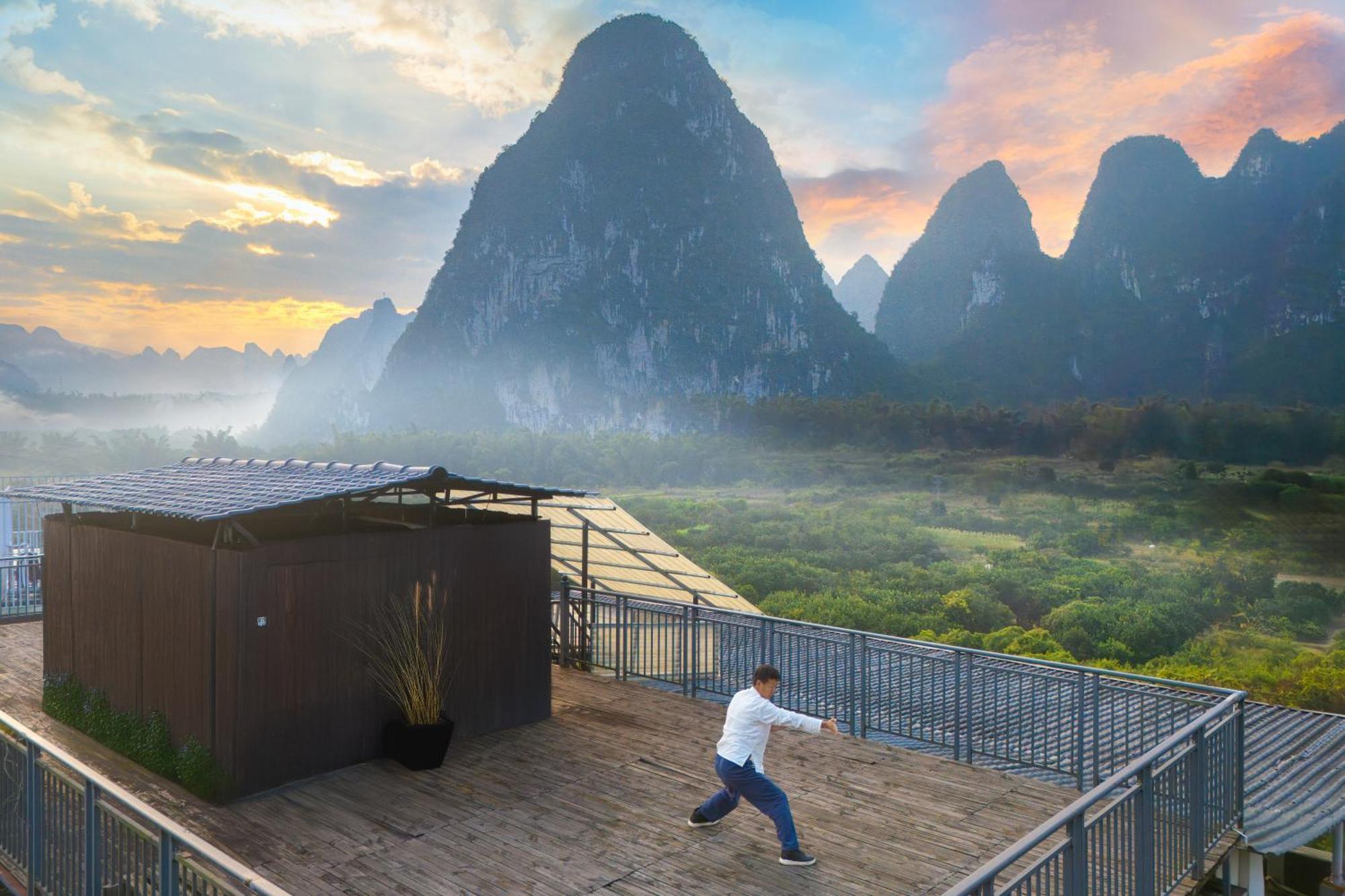 Leisure Courtyard Hotel Yangshuo-Free Shuttle Bus To Yangshuo Station Stay 2 Nights One Way Εξωτερικό φωτογραφία
