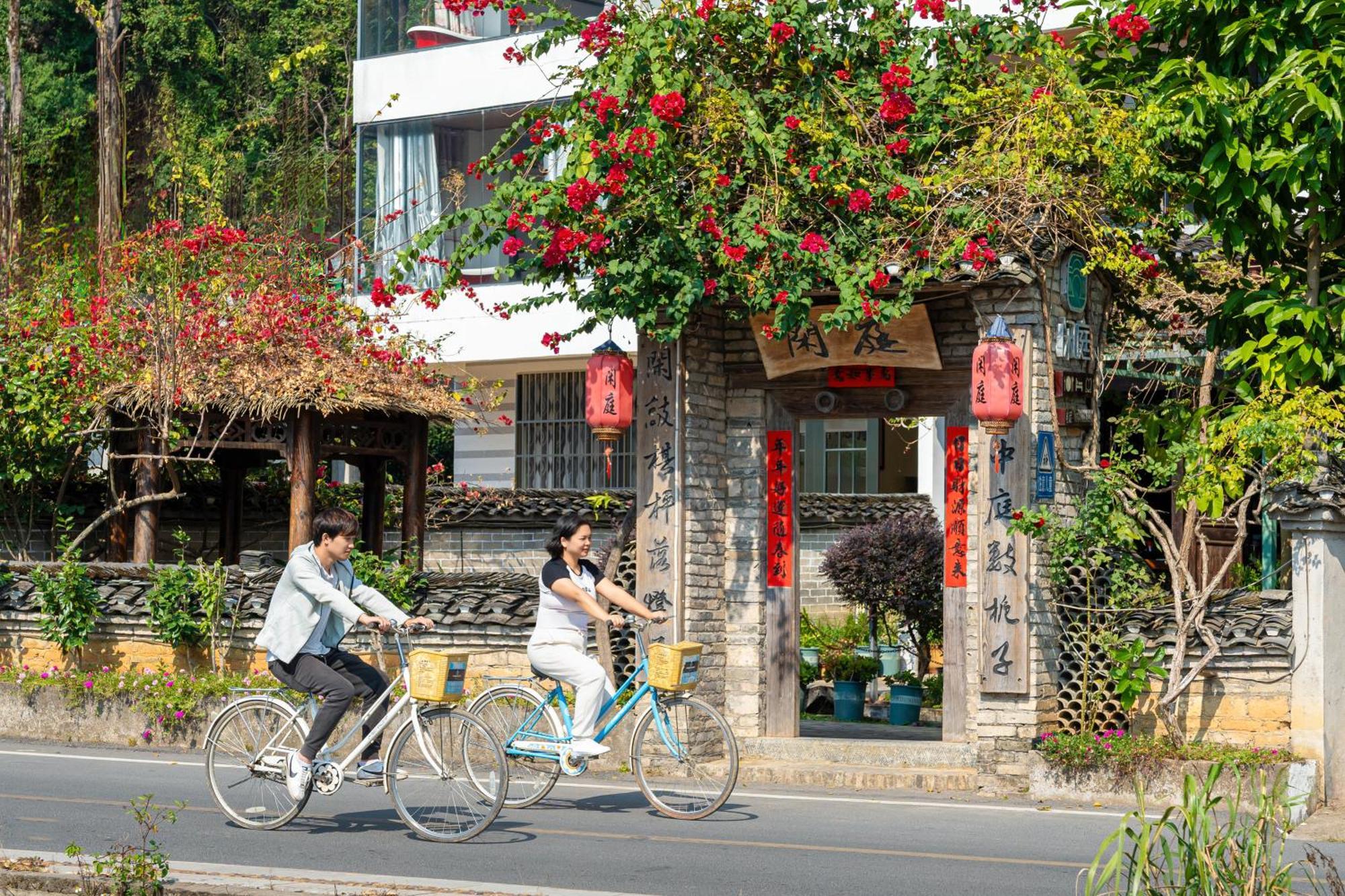 Leisure Courtyard Hotel Yangshuo-Free Shuttle Bus To Yangshuo Station Stay 2 Nights One Way Εξωτερικό φωτογραφία
